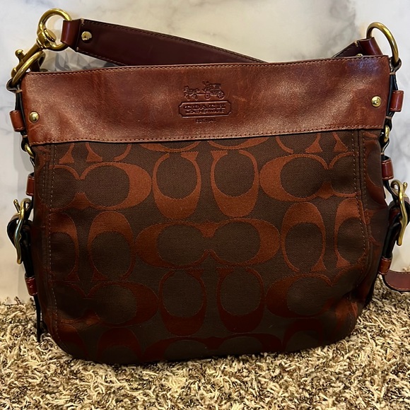 Coach Handbags - Vintage Coach burgundy shoulder bag purse